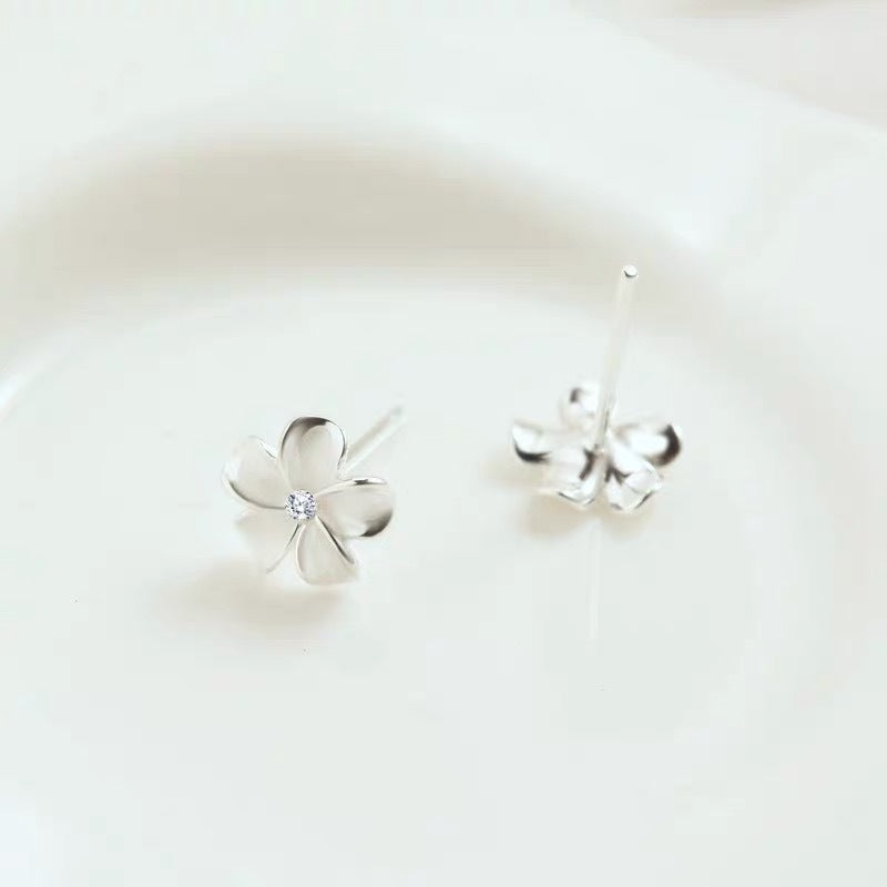 Fashionable Sterling Silver Flower Earrings-Jewearrings