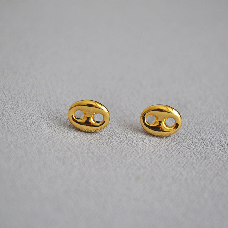 Women's Fashionable Simple Brass And Gold Plated Pig Nose Earrings-Jewearrings