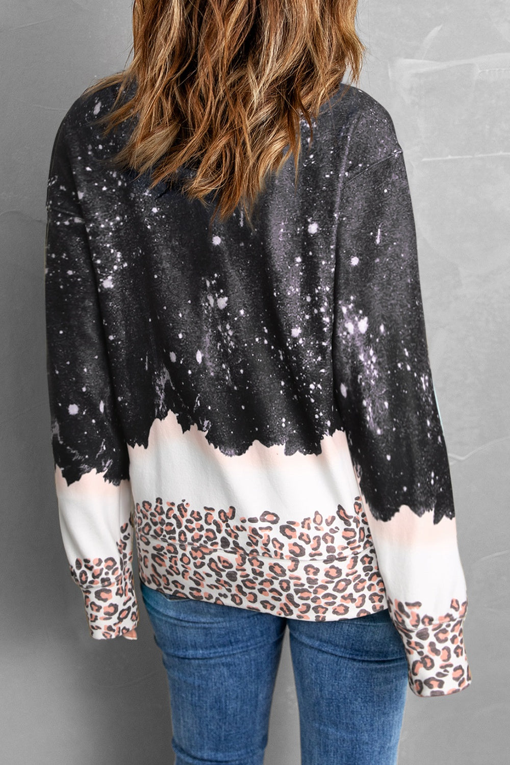 Graphic Leopard Round Neck Long Sleeve Sweatshirt-Jewearrings