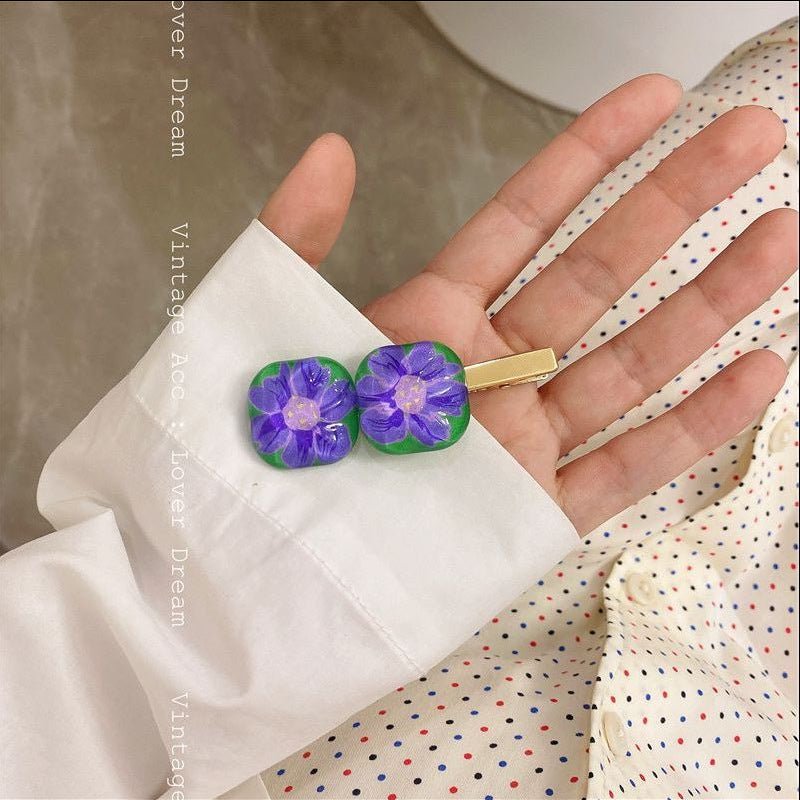 Daisy Earrings With Floral Blue Hairpin-Jewearrings