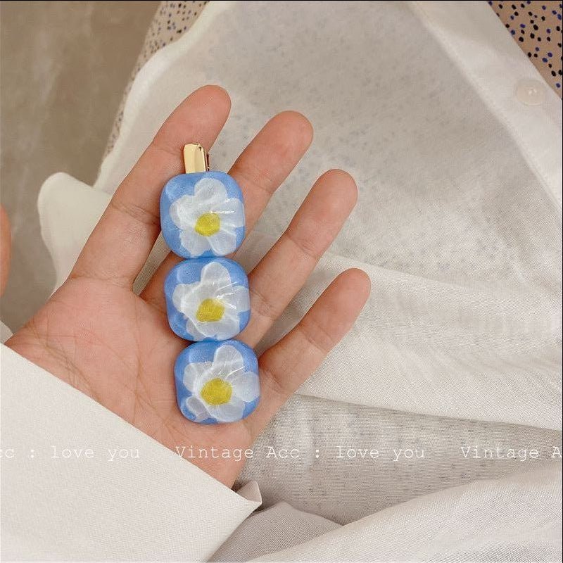 Daisy Earrings With Floral Blue Hairpin-Jewearrings