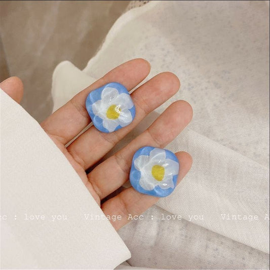 Daisy Earrings With Floral Blue Hairpin-Jewearrings