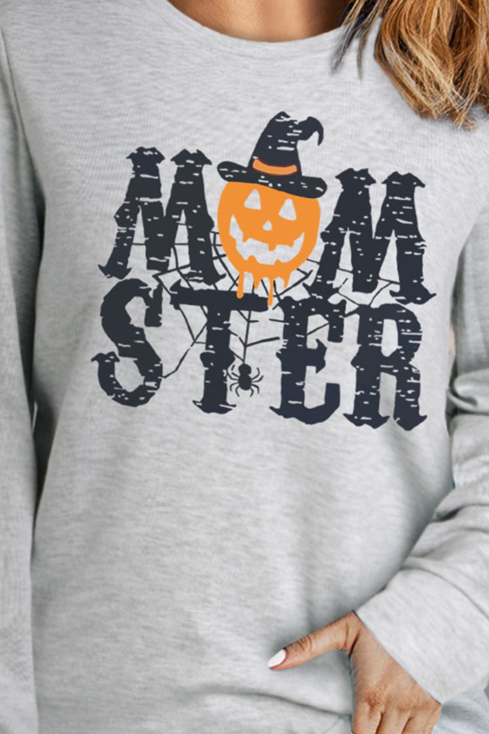 Round Neck Long Sleeve MOMSTER Graphic Sweatshirt-Jewearrings