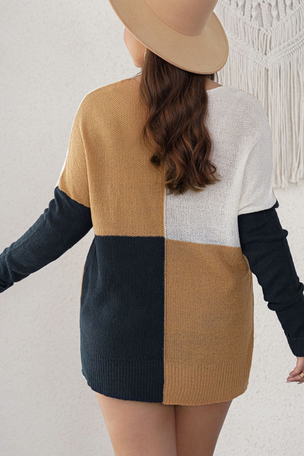 Plus Size Color Block Round Neck Sweater-Jewearrings