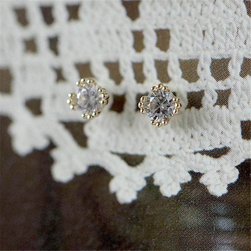 Diamond-embedded Simple Small Flower Mini Girls Stud Earrings-Jewearrings