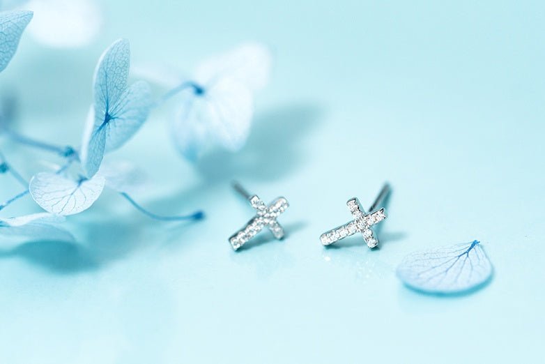 Diamond stud earrings-Jewearrings