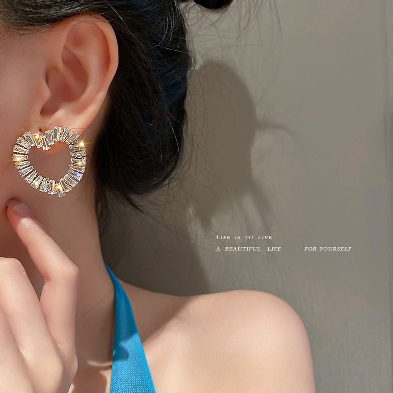 Diamond-studded Love Niche Design Earrings-Jewearrings