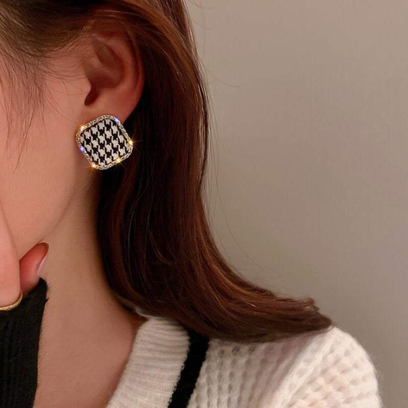 Silver Post Houndstooth Square Stud Earrings Vintage-Jewearrings