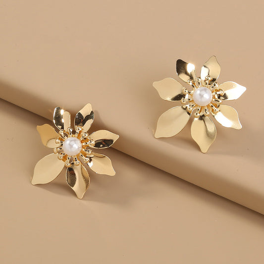 Pure White Pearl Metal Petal Temperament Fashion Ladies Earrings-Jewearrings