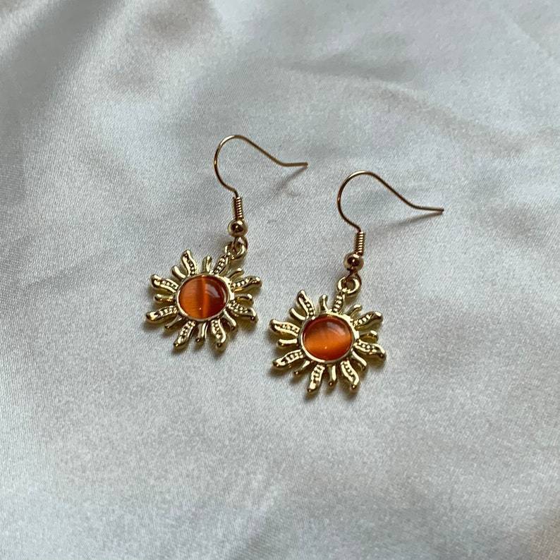 Retro Sunflower Opal And Gold Earrings-Jewearrings