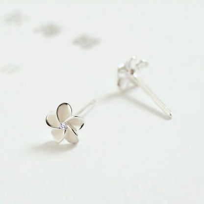 Fashionable Sterling Silver Flower Earrings-Jewearrings