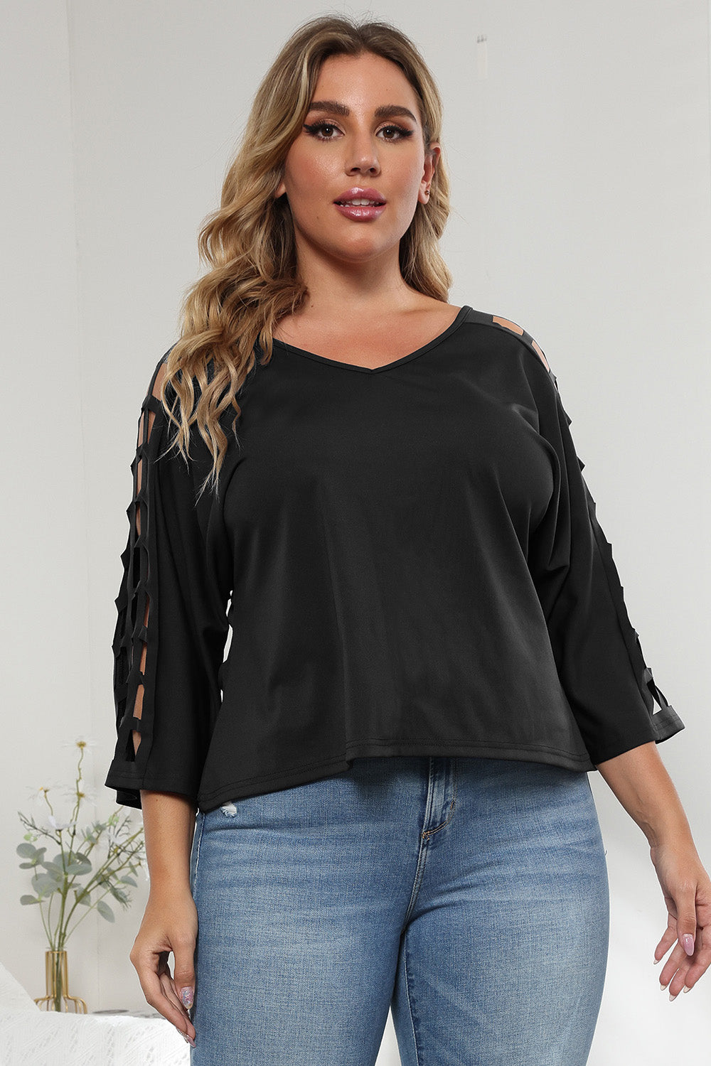 3/4 Sleeve Cutout Detail Top-Jewearrings