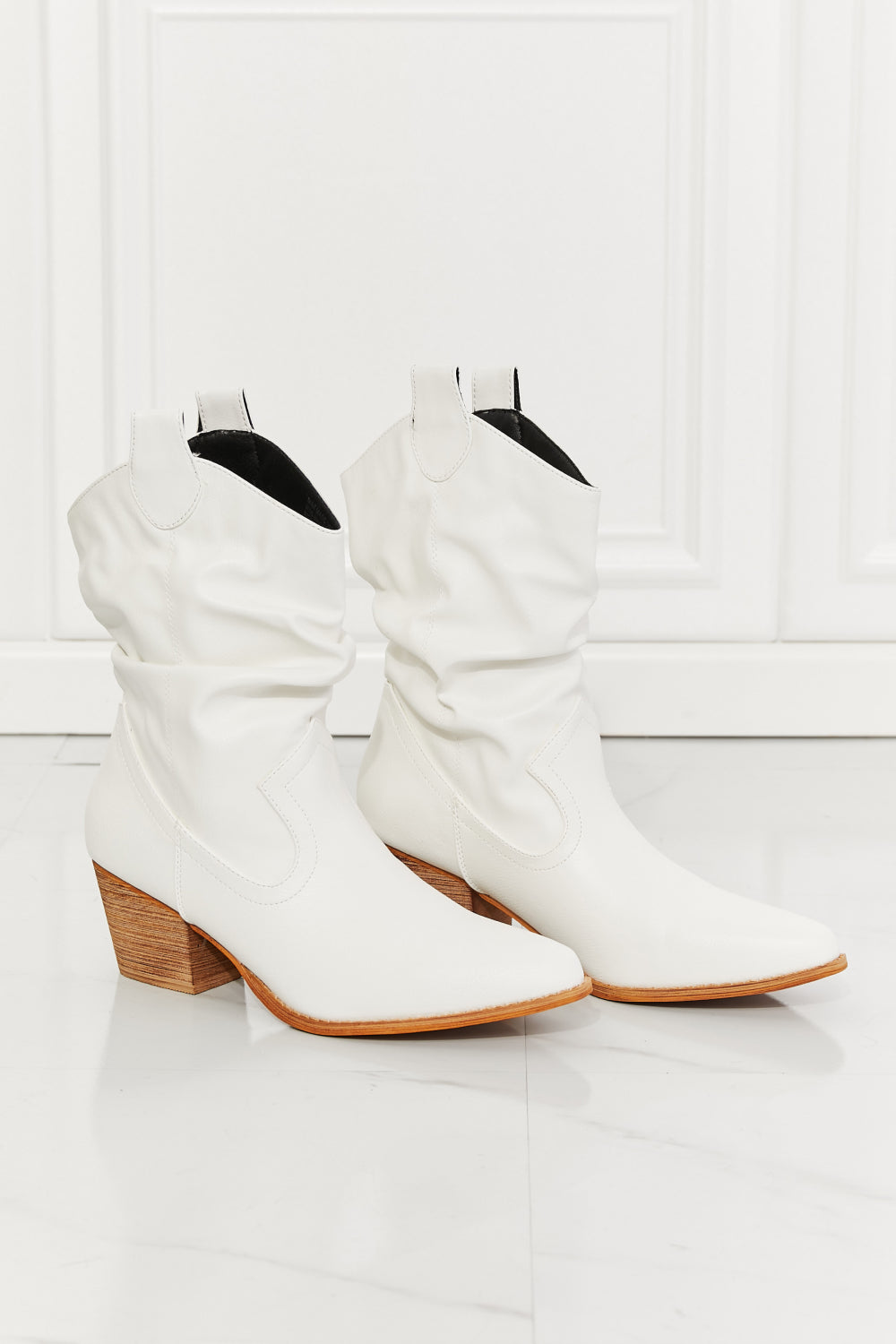 MMShoes Better in Texas Scrunch Cowboy Boots in White-Jewearrings