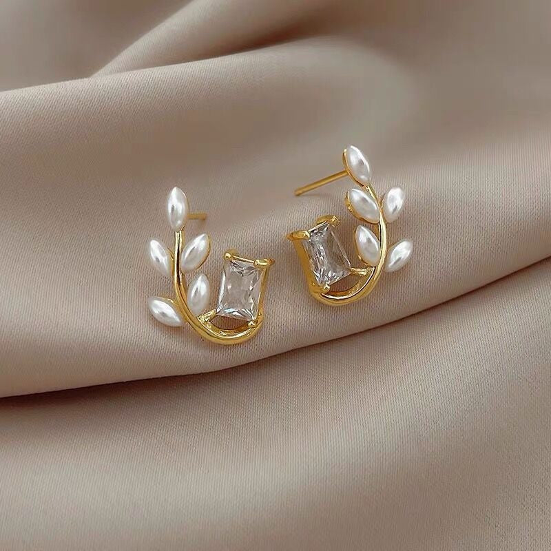 Zircon Pearl Leaf-shapepd Stud Earrings Graceful And Fashionable Earrings-Jewearrings