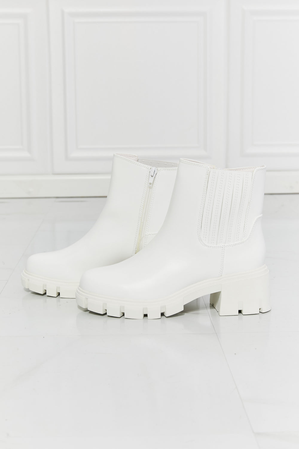 MMShoes What It Takes Lug Sole Chelsea Boots in White-Jewearrings