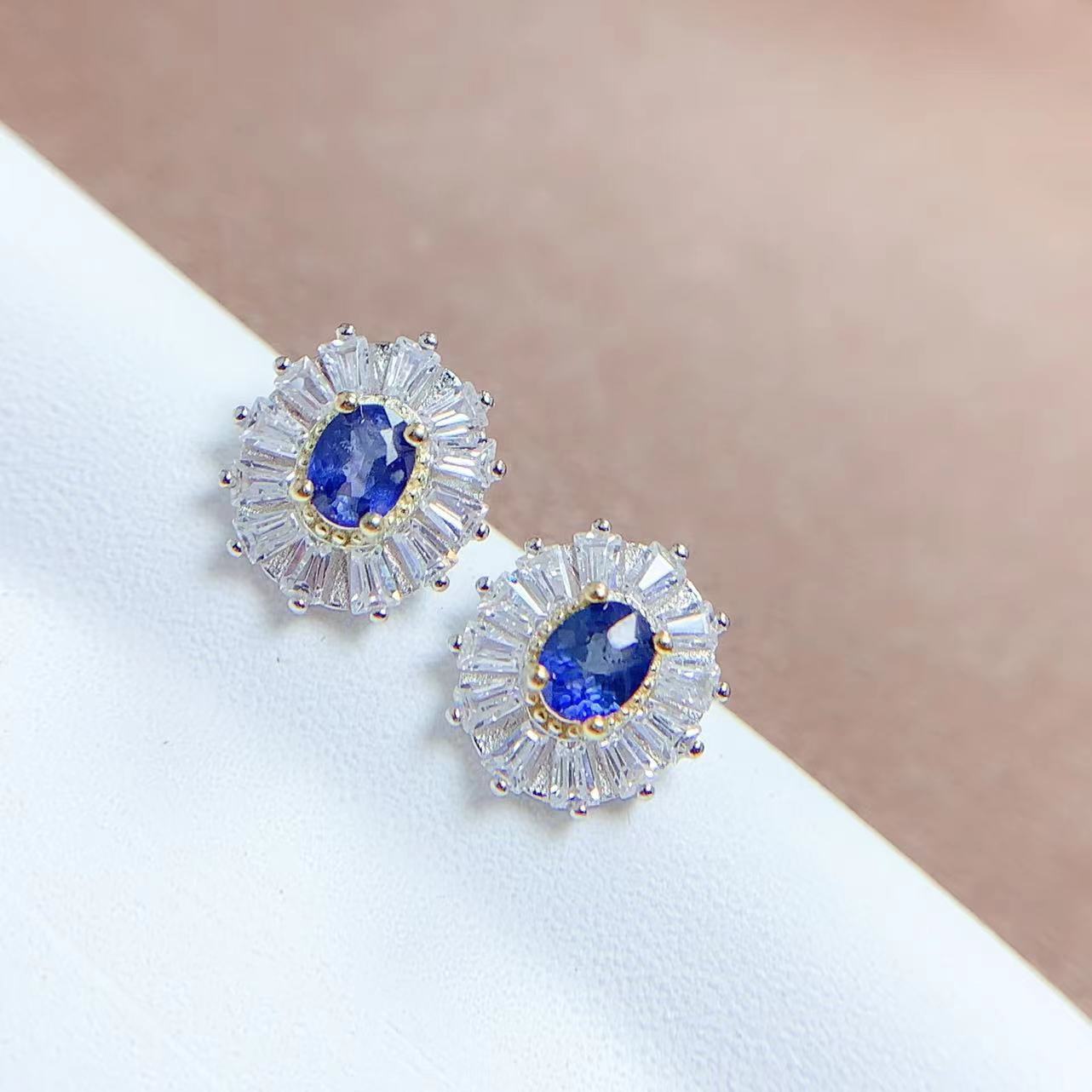 925 Silver Inlaid Natural Sri Lankan Sapphire Stud Earrings-Jewearrings