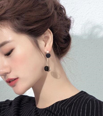 Elegant Temperament Black Acrylic Asymmetric Earrings-Jewearrings