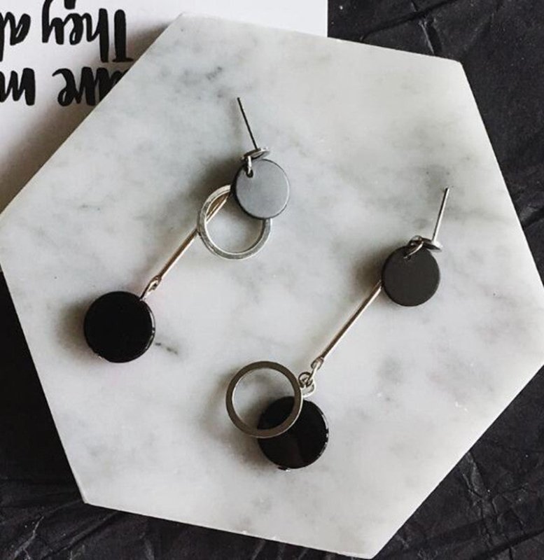 Elegant Temperament Black Acrylic Asymmetric Earrings-Jewearrings