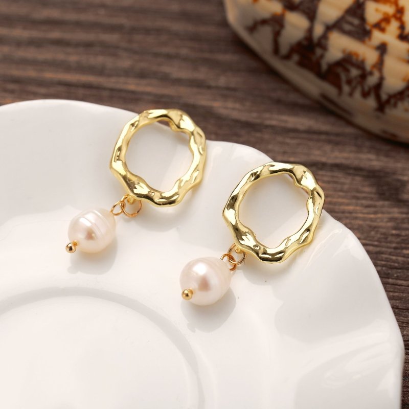 European And American Cross-border New Retro Freshwater Pearl Earrings-Jewearrings