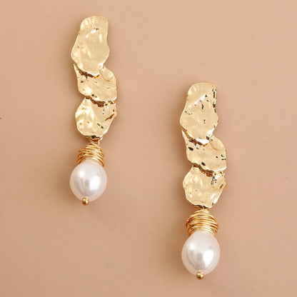 European and American fashion retro style special-shaped metal earrings factory wholesale ladies baroque pearl earrings-Jewearrings