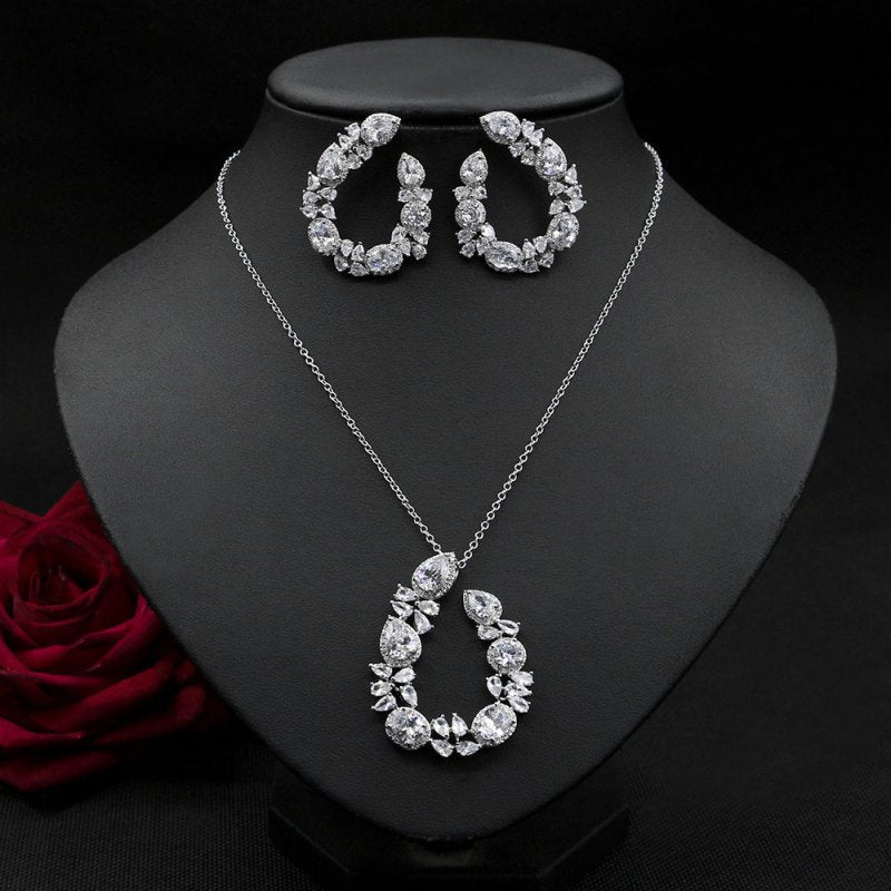 European And American Jewelry Luxury Necklace Set Diamond Zircon Emerald Earrings-Jewearrings