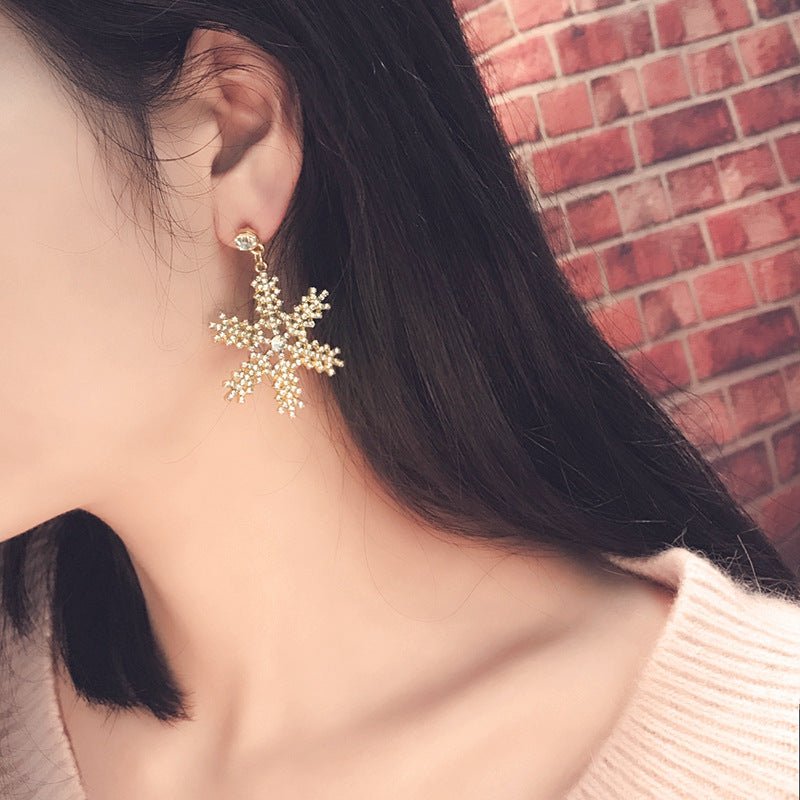 Exaggerated diamond-studded snowflake earrings-Jewearrings