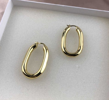 Exaggerated gold U-shaped earrings-Jewearrings