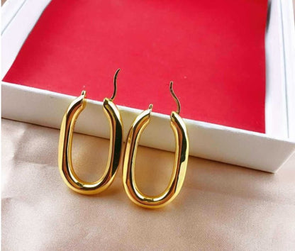 Exaggerated gold U-shaped earrings-Jewearrings