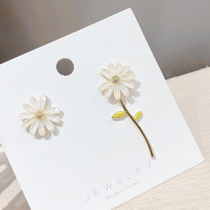 European And American Style 925 Silver Needle Small Daisy Earrings Asymmetric Flower Earrings-Jewearrings