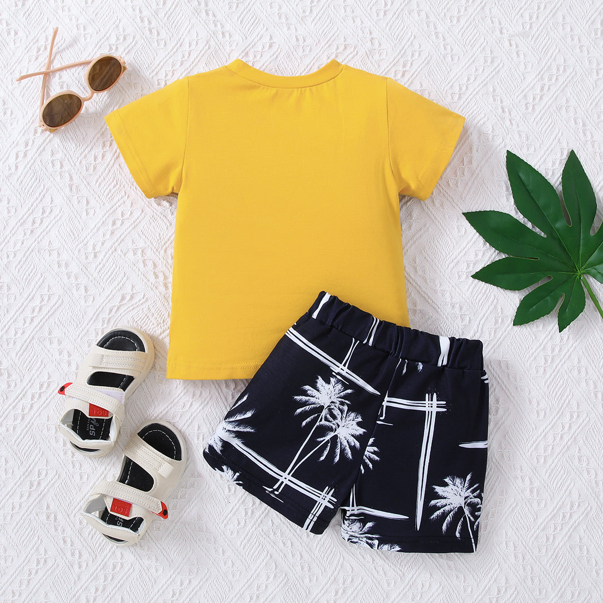 Kids Graphic Tee and Printed Shorts Set-Jewearrings