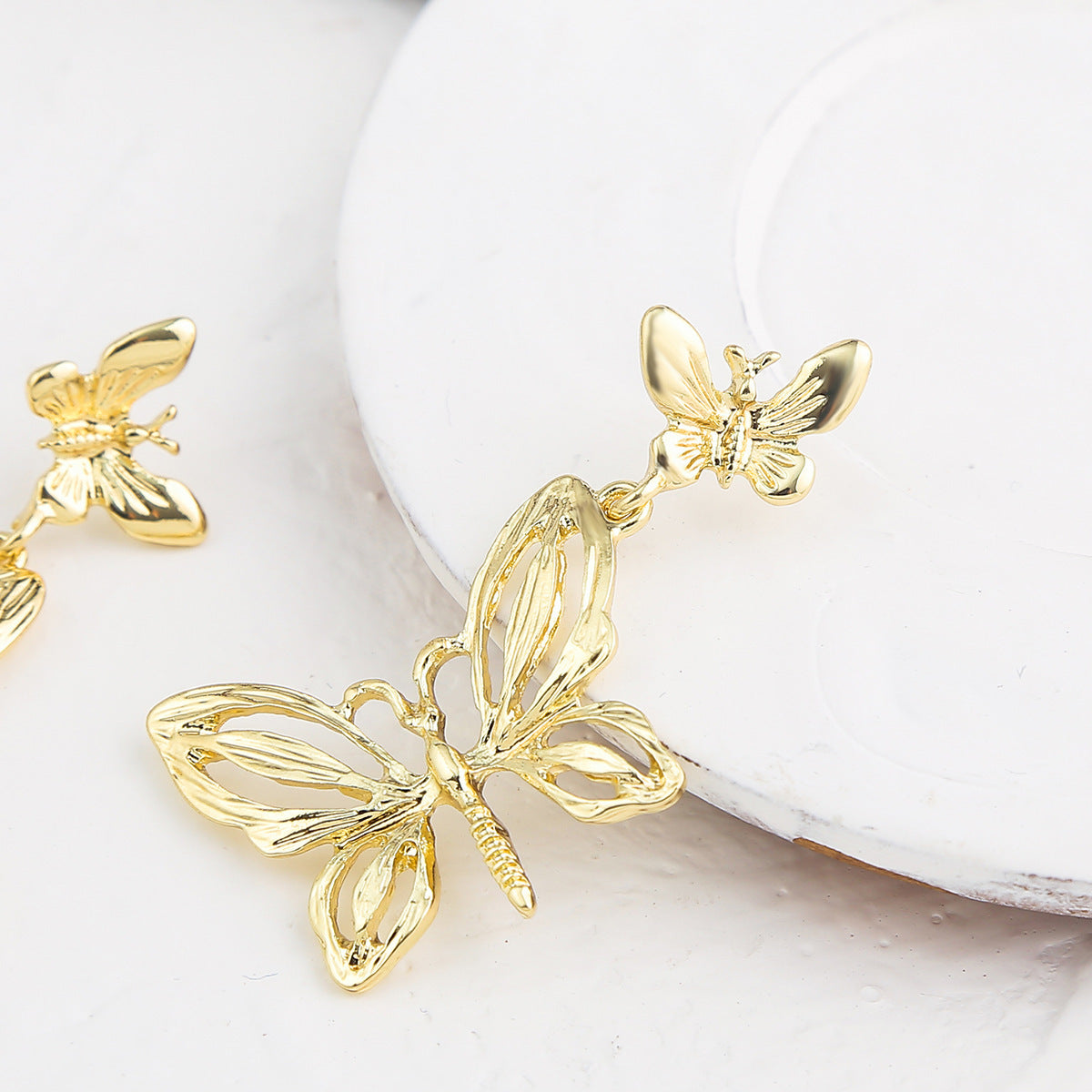 Retro Personality Women's Butterfly Stud Earrings With Accessories-Jewearrings