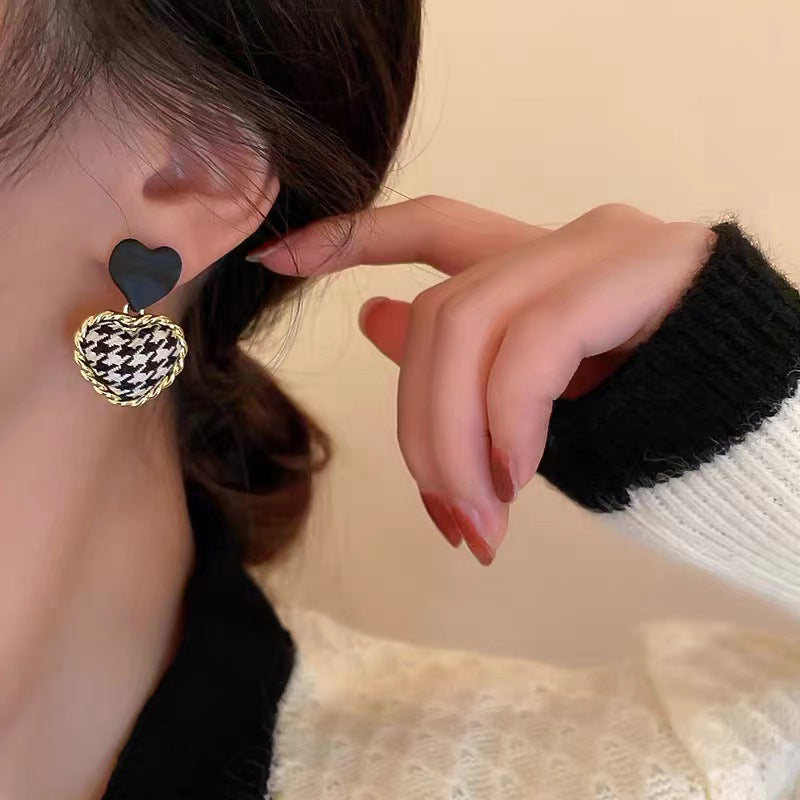 Women's Silver Post Heart Houndstooth Drop Earrings-Jewearrings