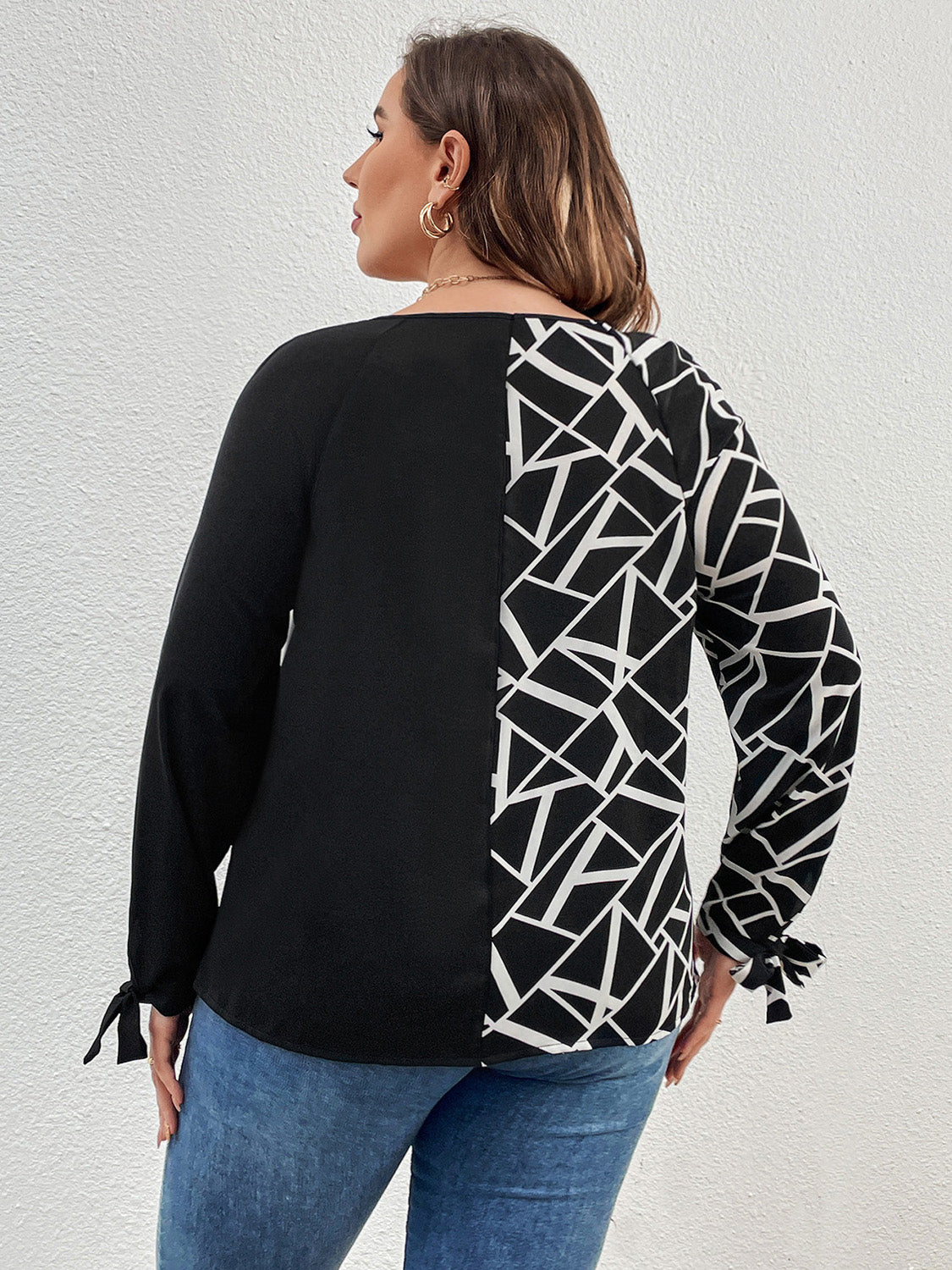 Plus Size Geometric V-Neck Long Sleeve T-Shirt-Jewearrings