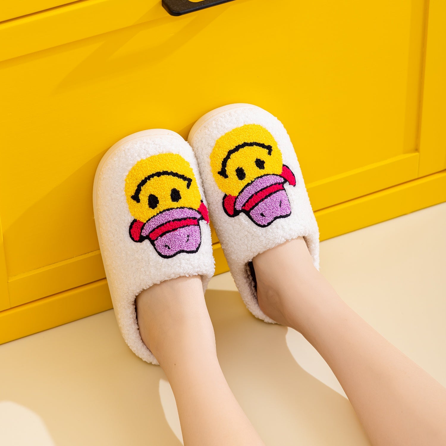 Melody Smiley Face Slippers-Jewearrings