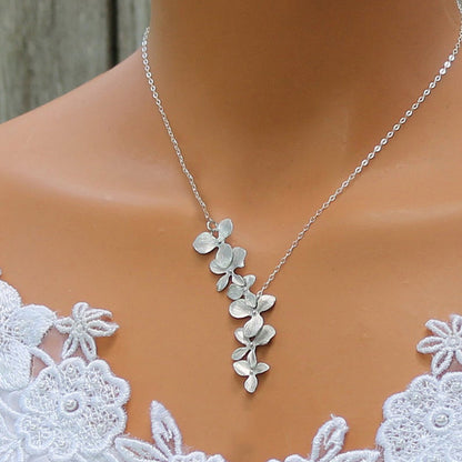 Women's Fashion Silver Petals Necklace And Earrings Suite-Jewearrings