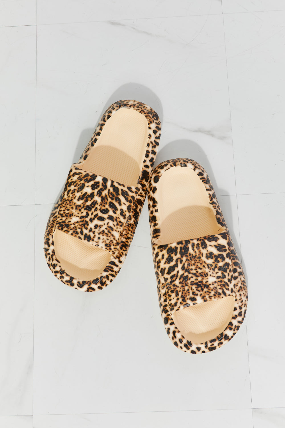 MMShoes Arms Around Me Open Toe Slide in Leopard-Jewearrings