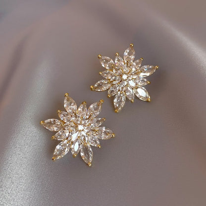 Fashion Temperament Crystal Flower Stud Earrings High Sense-Jewearrings