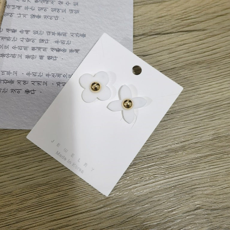 Fashion White Flower Earrings Asymmetric Studs-Jewearrings