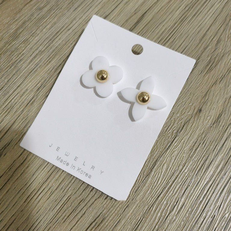 Fashion White Flower Earrings Asymmetric Studs-Jewearrings