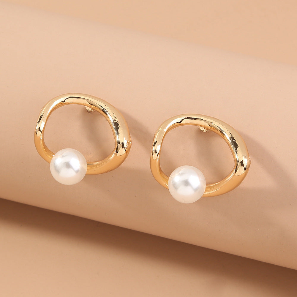 Metal Hollow Love Pearl Earrings Women Simple Retro Fashion All-match Earrings-Jewearrings