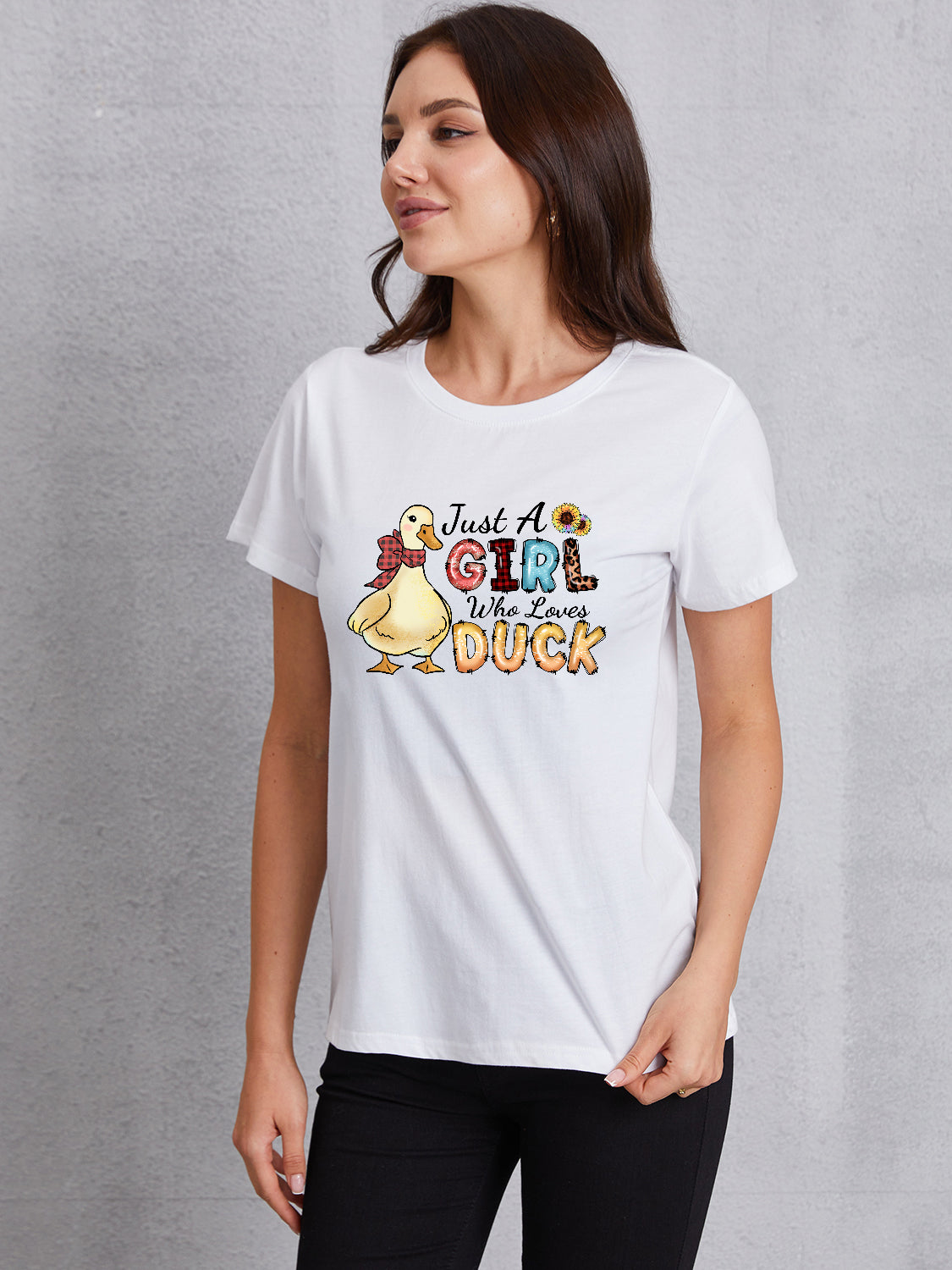 JUST A GIRL WHO LOVES DUCK Round Neck T-Shirt-Jewearrings