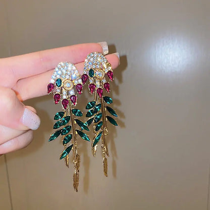 Feather Earrings: Diamond Drop Elegance for Any Occasion-Jewearrings