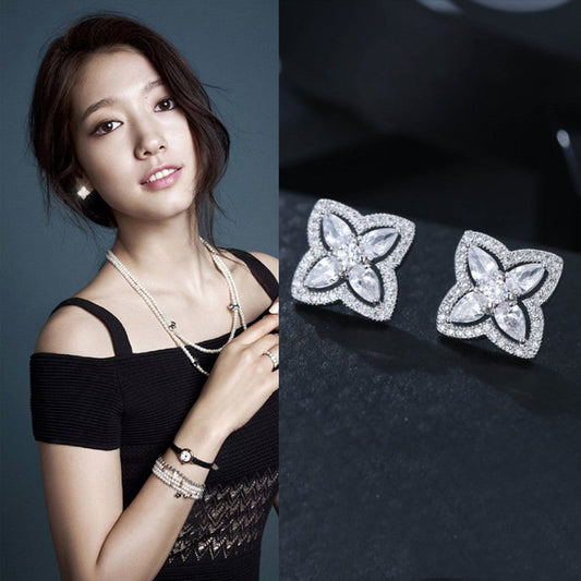 Flower Alloy Jewelry Clover Lady Stud Earrings-Jewearrings