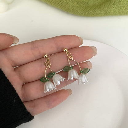 Flower Magnolia Flower Petal Tassel Stud Earrings-Jewearrings