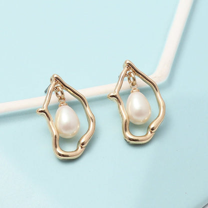 French Baroque High-end Fashion Female Pearl Alloy Series Exquisite INS Style Earrings-Jewearrings