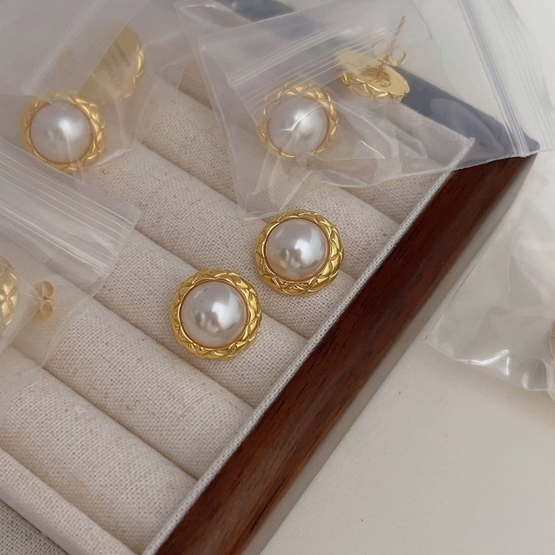 French Simplicity Diamond Plaid Button Pearl Earrings-Jewearrings