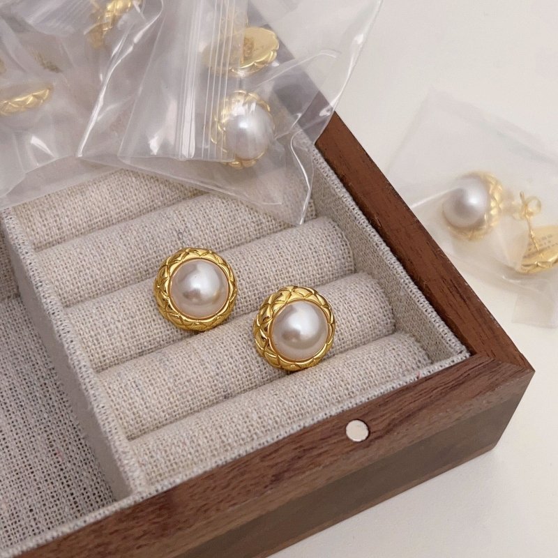 French Simplicity Diamond Plaid Button Pearl Earrings-Jewearrings