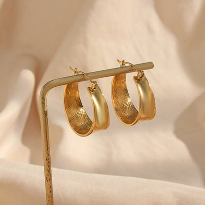 Geometric Gradient Size Gold Earrings-Jewearrings