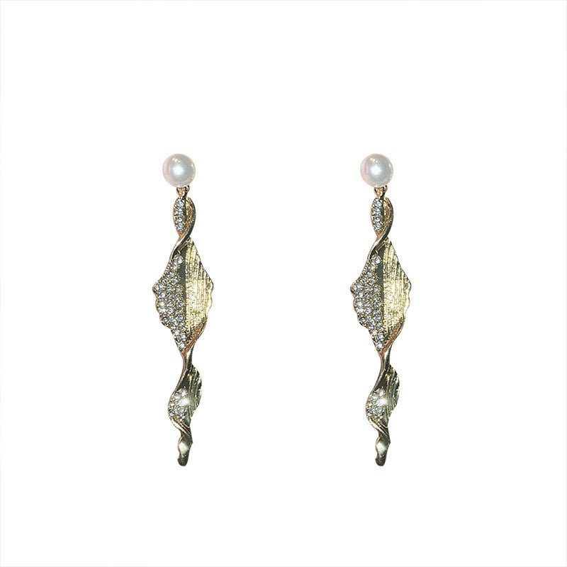 Geometric Twisted Pearl Earrings With Diamonds-Jewearrings