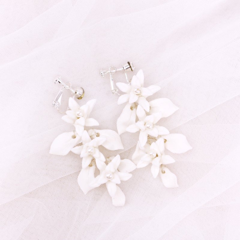 Gold And Silver Dual Color Ceramic Flower Earrings-Jewearrings